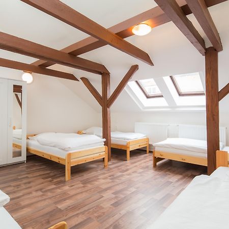 Easy Housing Hostel Praag Buitenkant foto