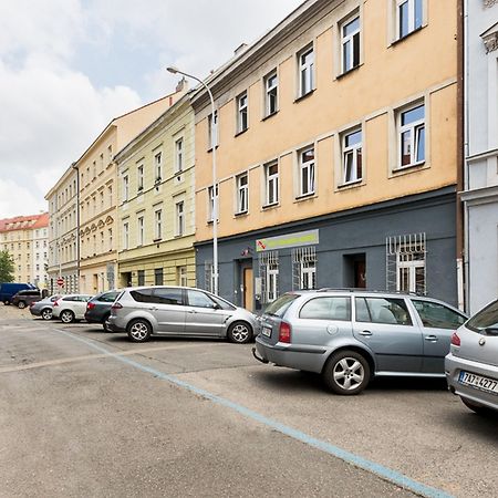 Easy Housing Hostel Praag Buitenkant foto