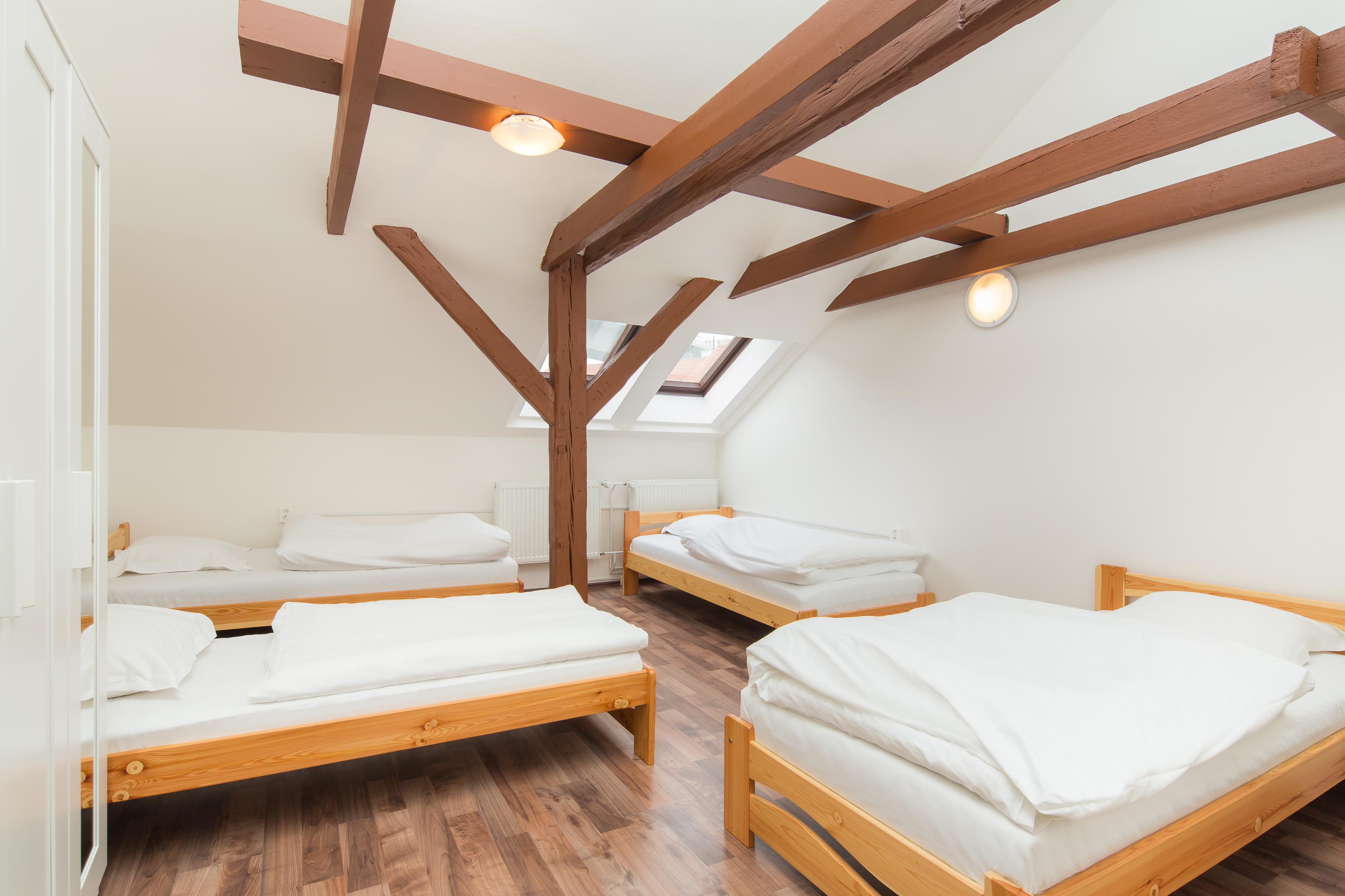 Easy Housing Hostel Praag Buitenkant foto