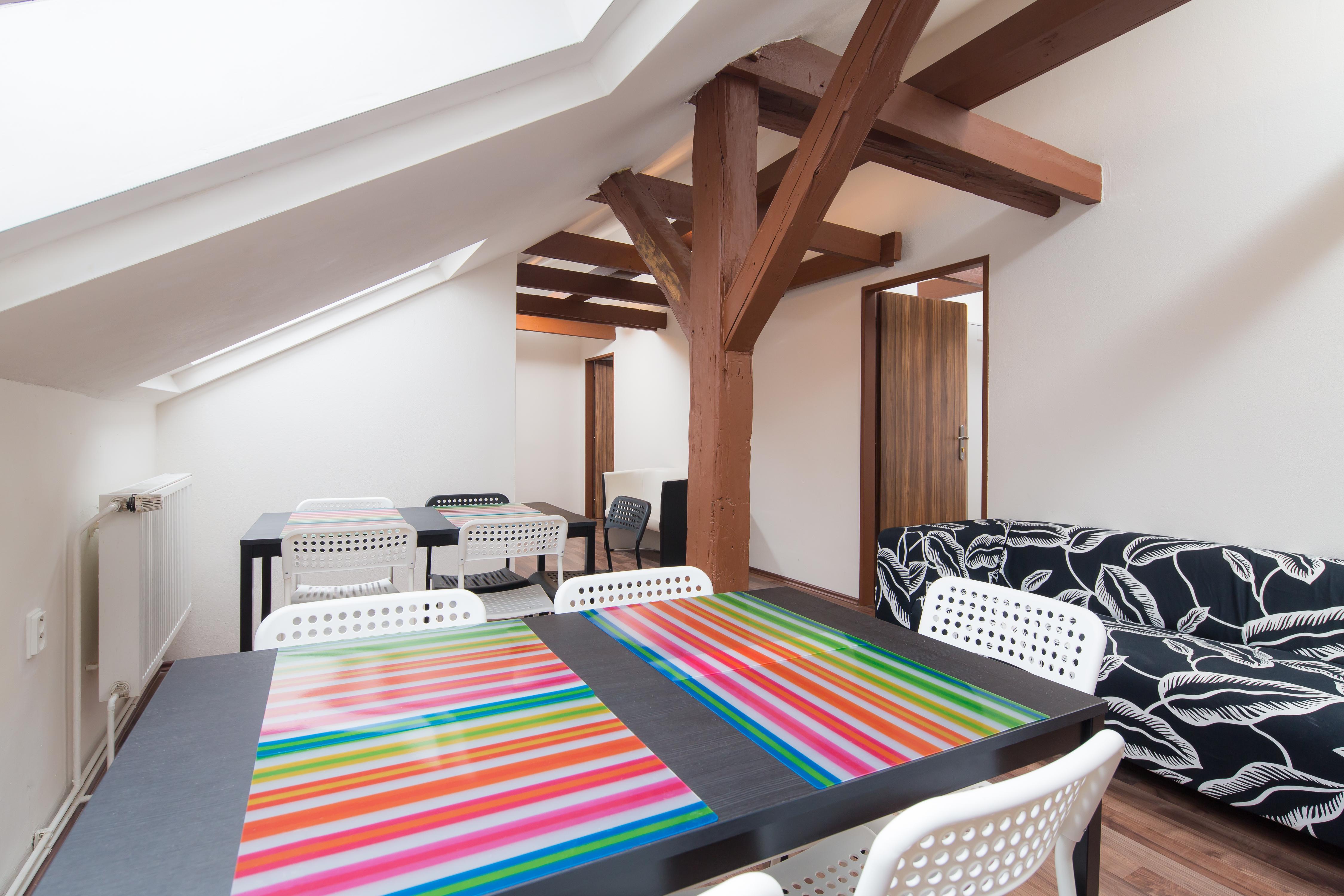 Easy Housing Hostel Praag Buitenkant foto