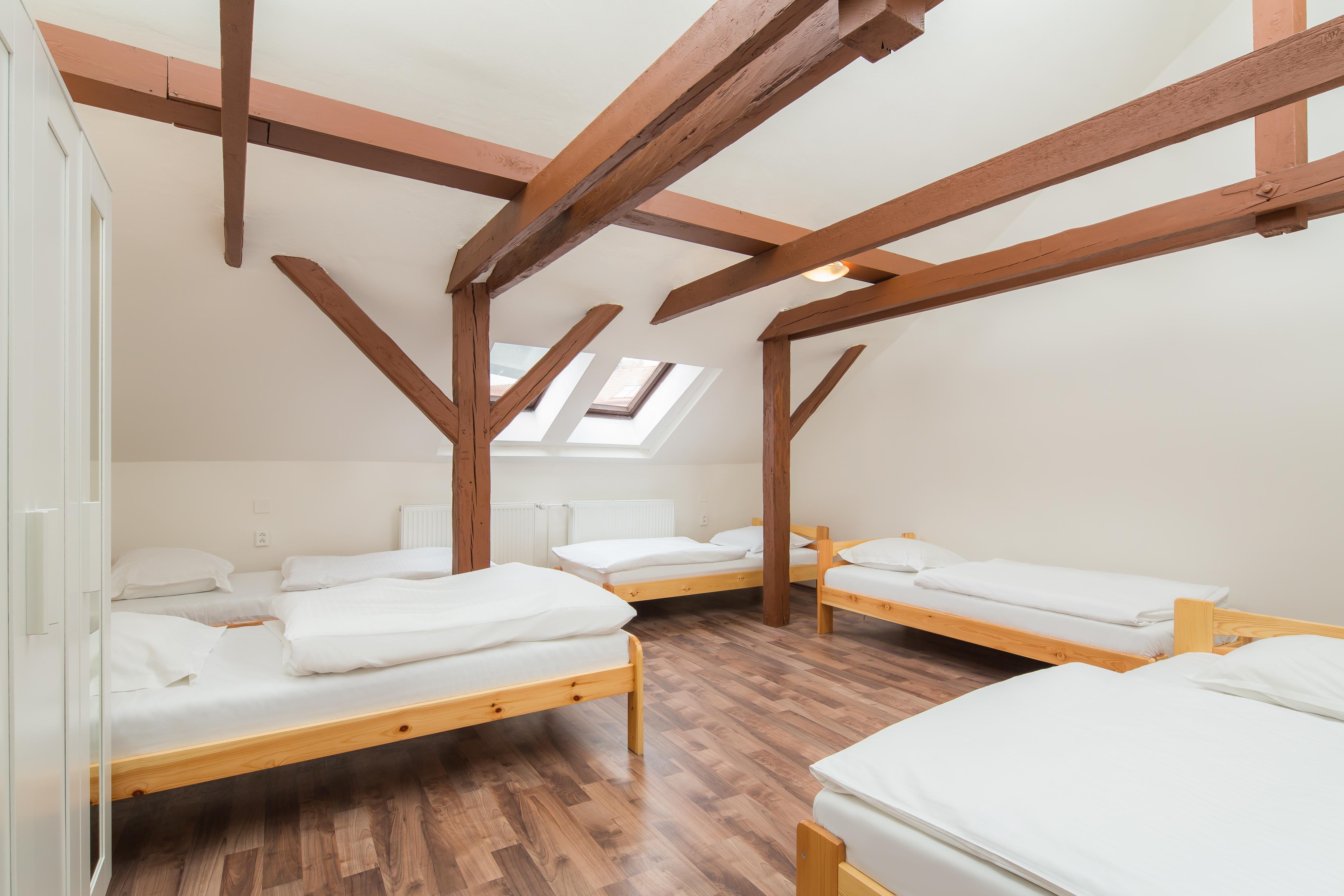 Easy Housing Hostel Praag Buitenkant foto