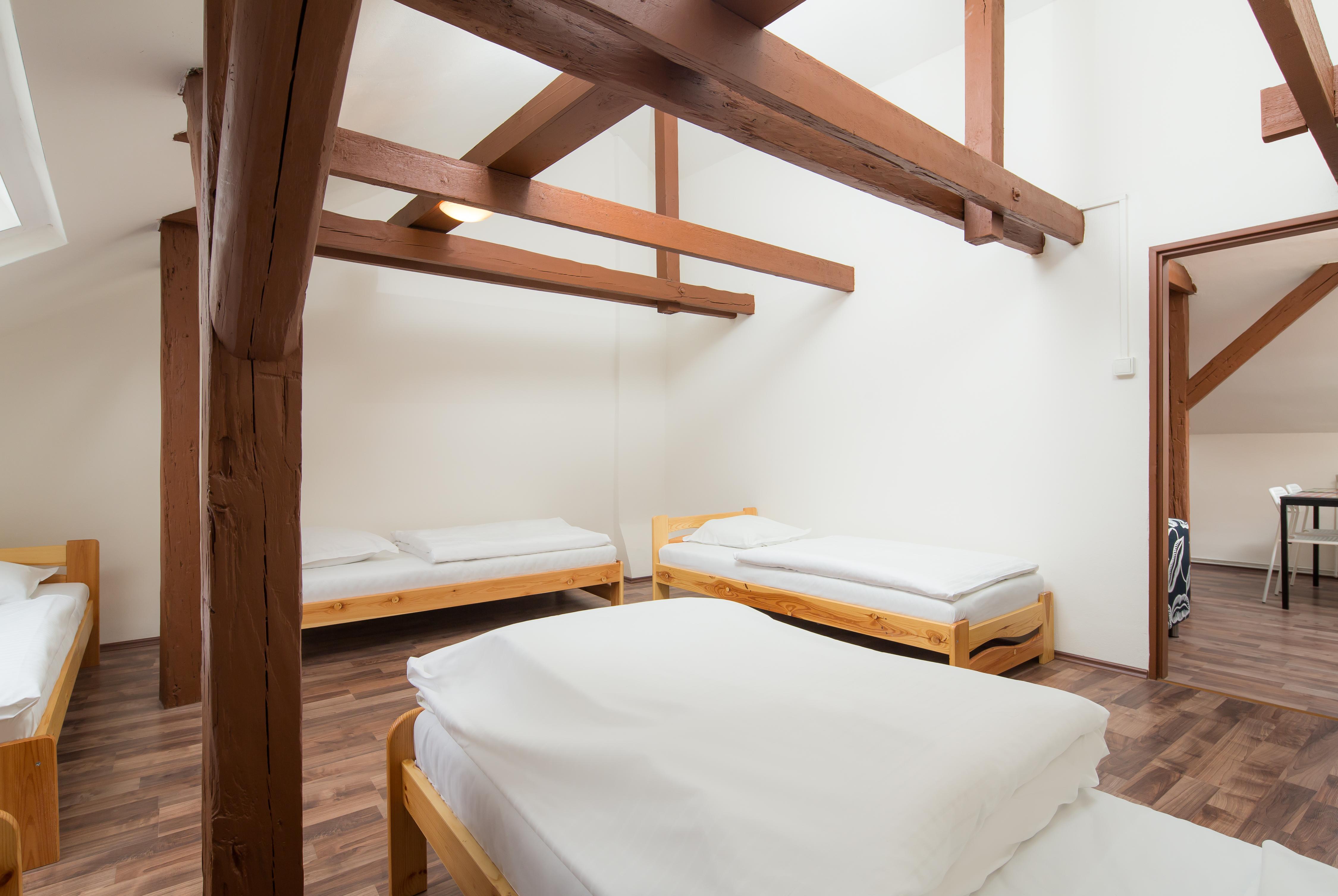 Easy Housing Hostel Praag Buitenkant foto