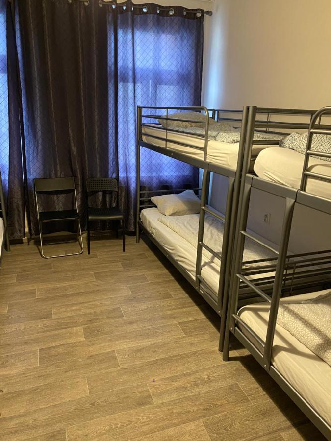 Easy Housing Hostel Praag Buitenkant foto