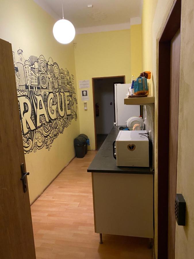 Easy Housing Hostel Praag Buitenkant foto
