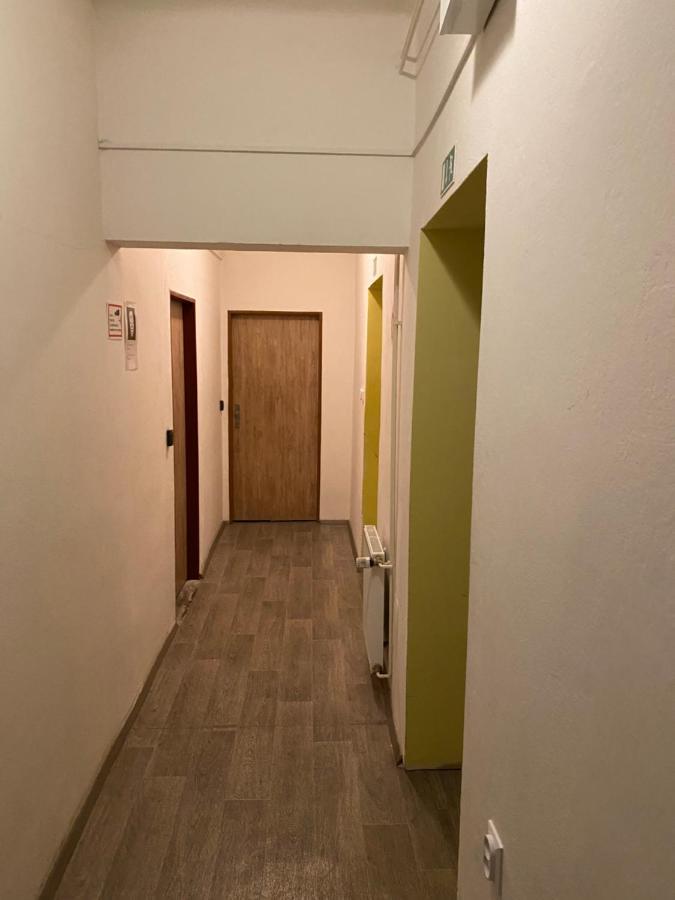 Easy Housing Hostel Praag Buitenkant foto