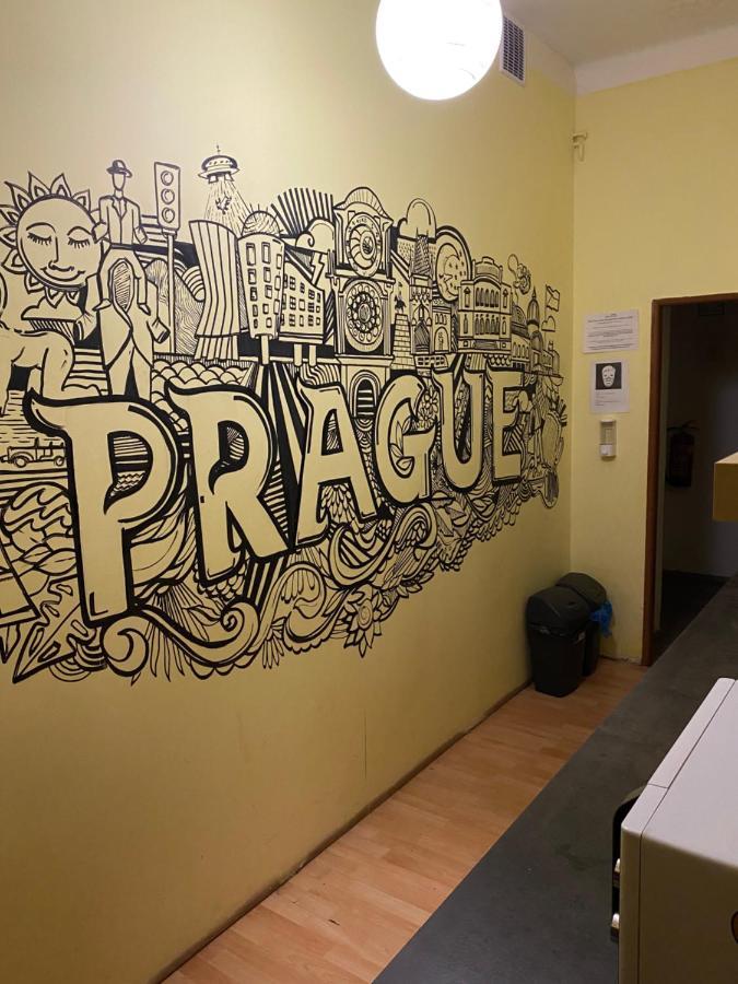 Easy Housing Hostel Praag Buitenkant foto